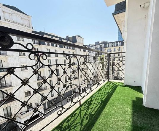 Сотувда 3 хонали квартира, 135 м²