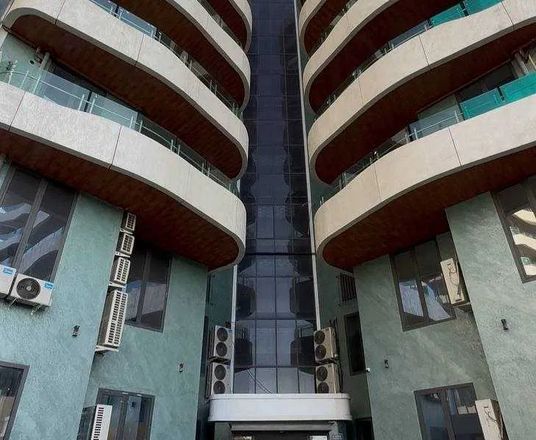 Сотувда 4 хонали квартира, 140 м²
