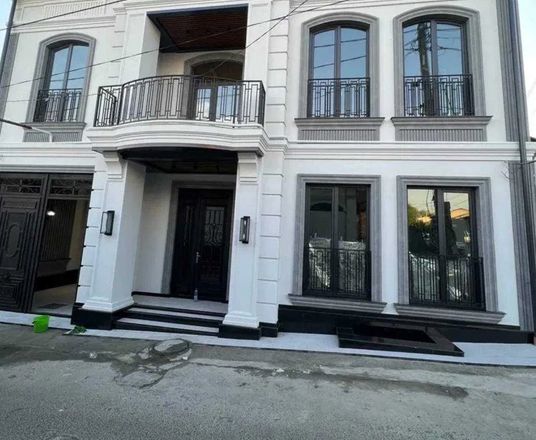 В продаже дом, 1000 м², 3 этажа, 3,2 сот.