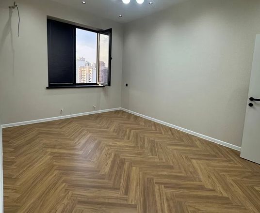 Сотувда 3 хонали квартира, 65 м²
