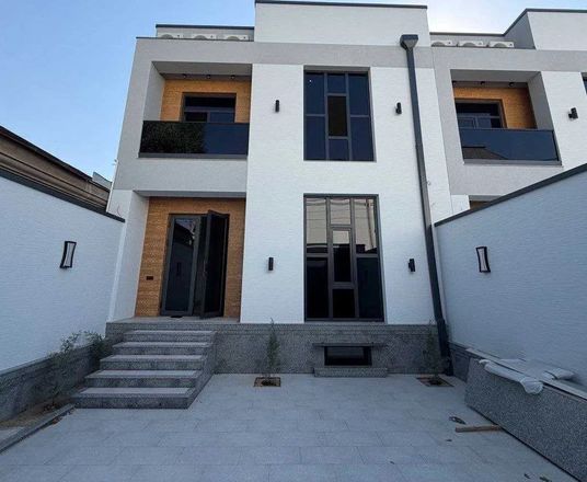 Сотувда уй, 280 м², 4 қаватли, 1,8 сот.