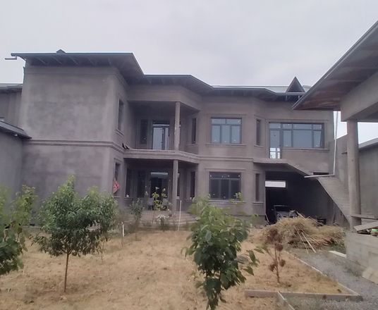 В продаже дом, 800 м², 3 этажа, 6 сот.