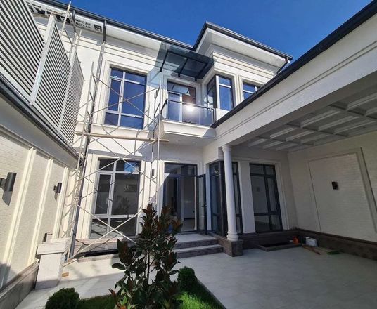 Сотувда уй, 300 м², 3 қаватли, 2 сот.