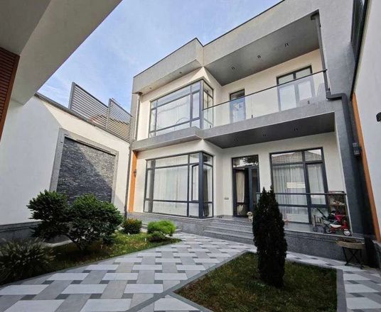 Сотувда уй, 450 м², 3 қаватли, 5,2 сот.
