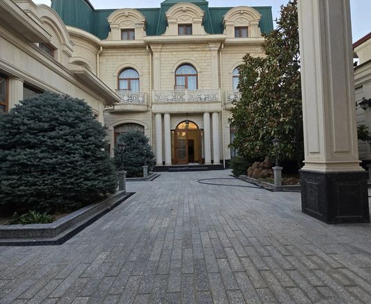 В продаже дом, 500 м², 3 этажа, 4,08 сот.