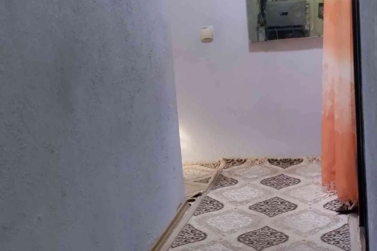 2-комн. квартира, 54 м², 1/4 этаж