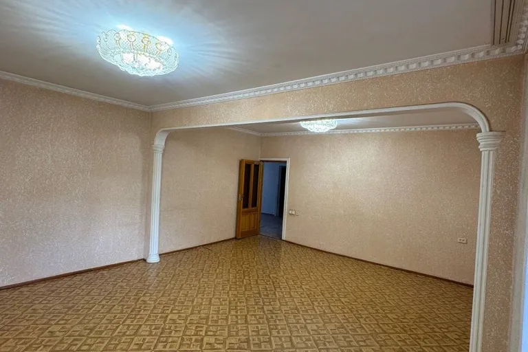 В продаже 5-комн. квартира, 111 м²