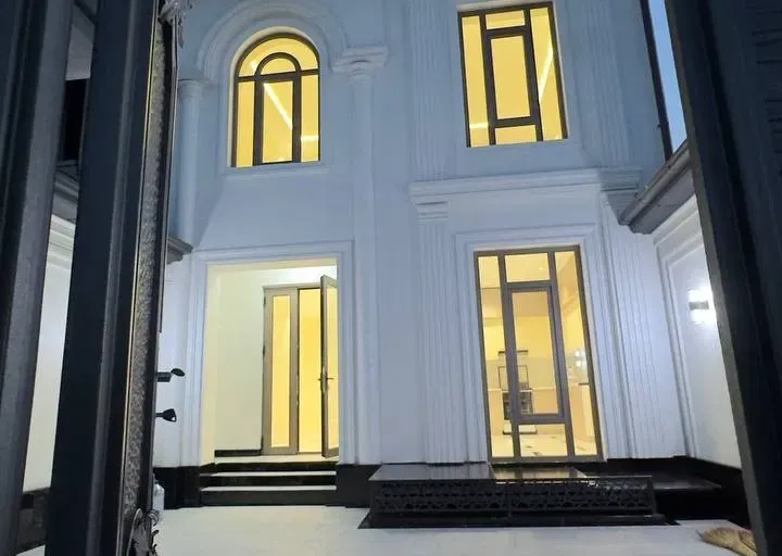 Сотувда уй, 170 м², 3 қаватли, 1,7 га