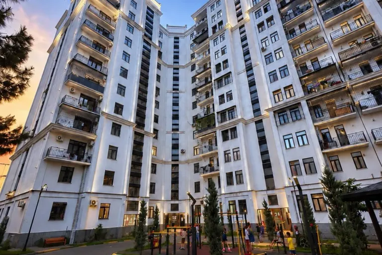 В продаже 4-комн. квартира, 108 м²