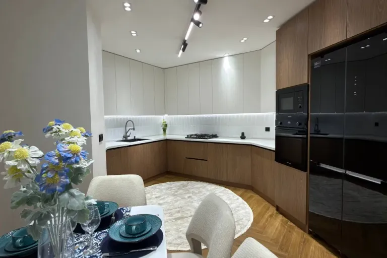 В продаже 5-комн. квартира, 156 м²