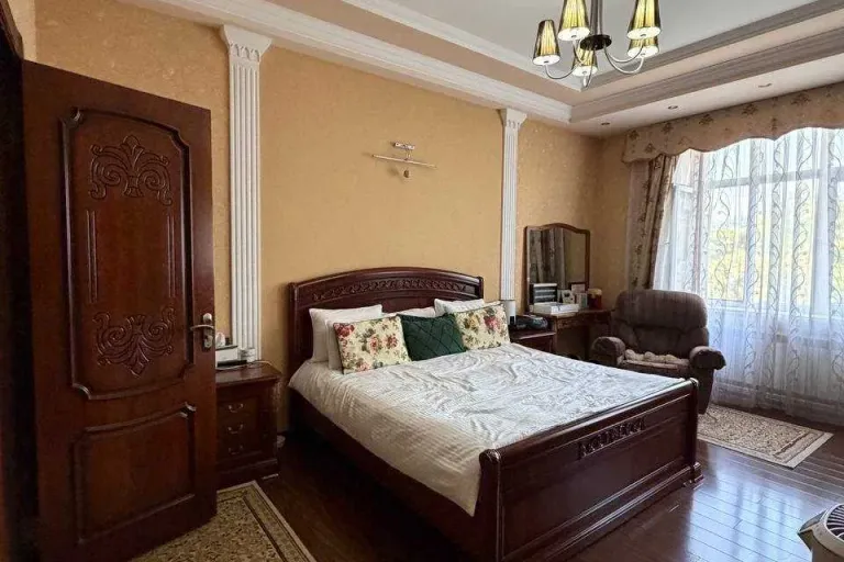 В продаже 3-комн. квартира, 140 м²