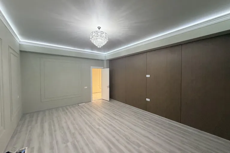 Сотувда 6+ хонали квартира, 240 м²