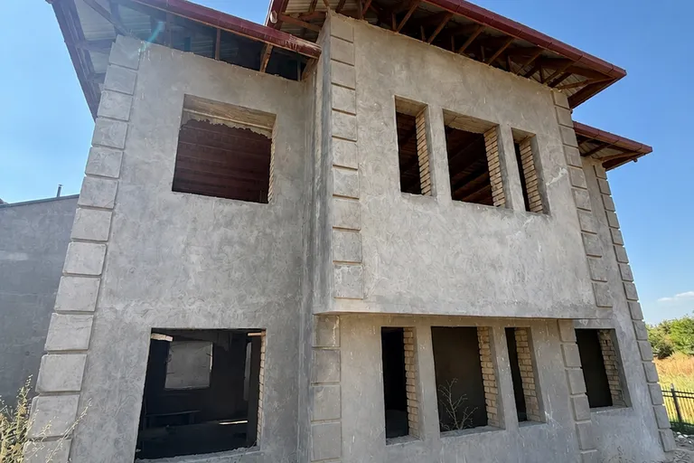 В продаже дом, 300 м², 3 этажа, 3 сот.