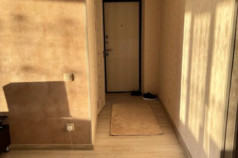 Сотувда 3 хонали квартира, 70 м²