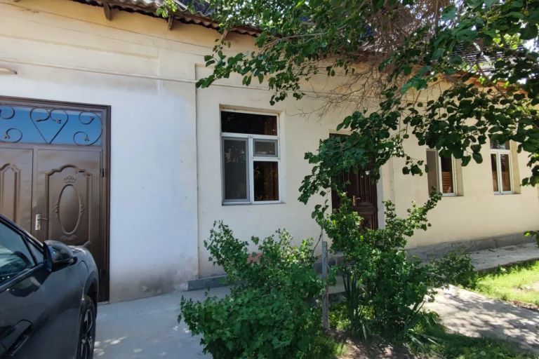 В продаже дом, 450 м², 1 этаж, 4,5 га