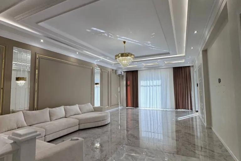 Сотувда уй, 450 м², 3 қаватли, 5 сот.