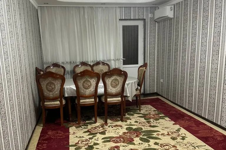 3-комн. квартира, 60 м², 1/7 этаж