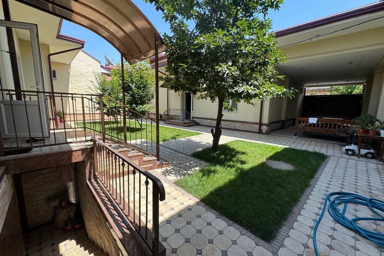 Сотувда уй, 370 м², 1 қаватли, 3,7 сот.