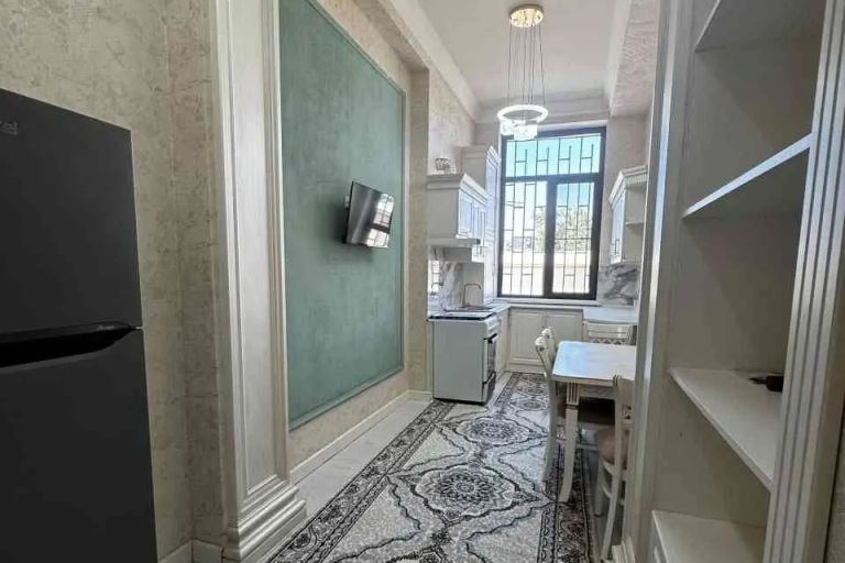 4+-комн. квартира, 157 м², 1/6 этаж