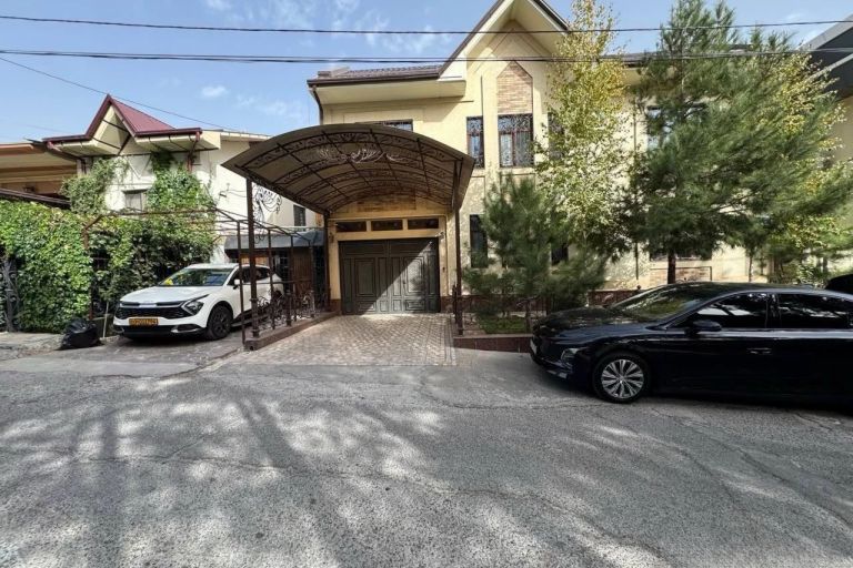 Дом, 300 м², 2 этажа, 3 сот.