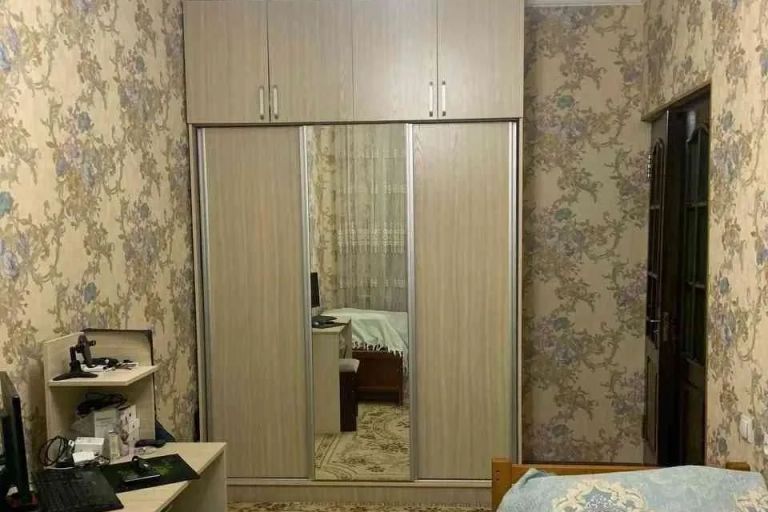 4+-комн. квартира, 75 м², 1/4 этаж