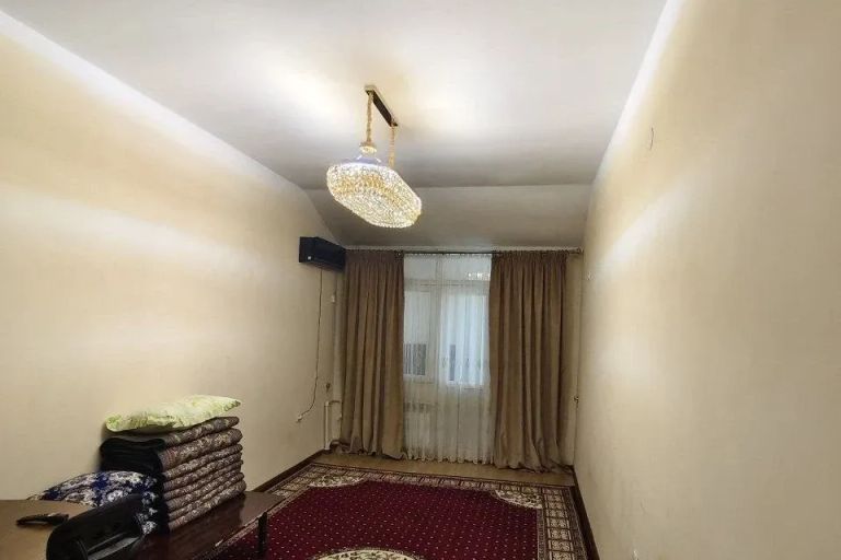 2-комн. квартира, 82 м², 8/8 этаж