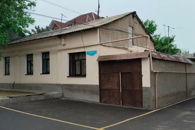 Сотувда уй, 350 м², 1 қаватли, 3,5 сот.