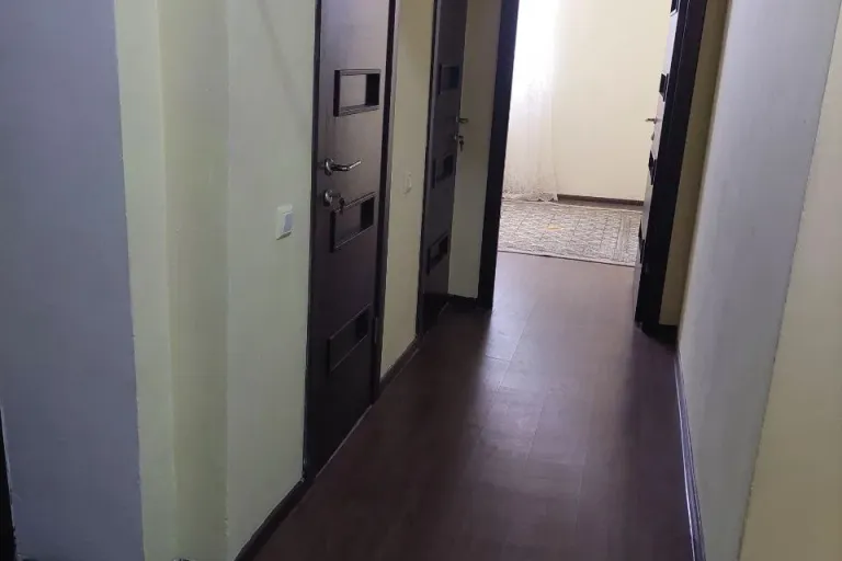 Сотувда 3 хонали квартира, 72 м²