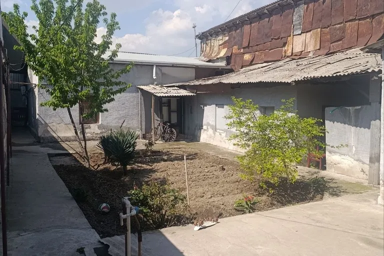 Сотувда уй, 1000 м², 1 қаватли, 10 сот.