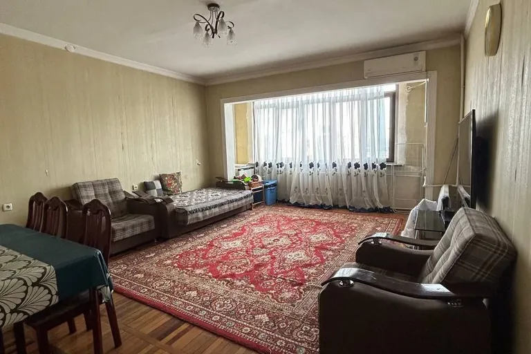 Сотувда 3 хонали квартира, 72 м²