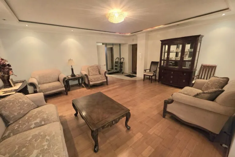 В продаже 2-комн. квартира, 76 м²