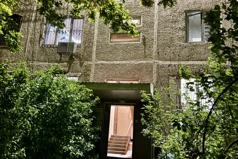 В продаже 1-комн. квартира, 42 м²