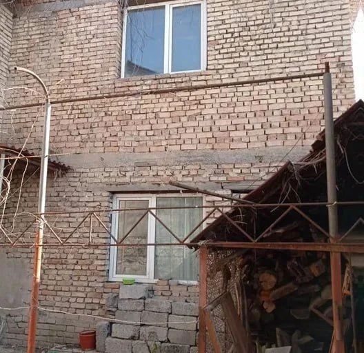 Ҳовли уй, 200 м², 2 қават, 2 сот.