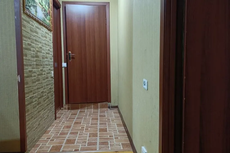 Сотувда 3 хонали квартира, 41 м²