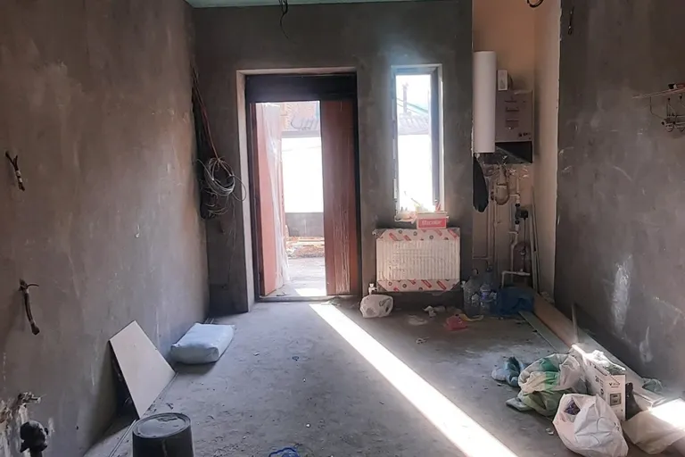 Сотувда уй, 150 м², 3 қаватли, 0,8 сот.