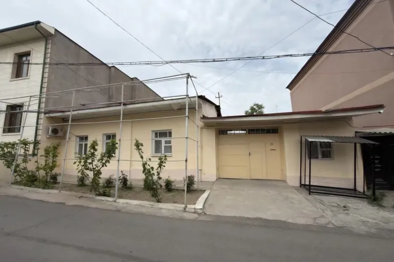Сотувда уй, 380 м², 2 қаватли, 3,3 сот.