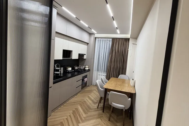 Сотувда 3 хонали квартира, 69.9 м²