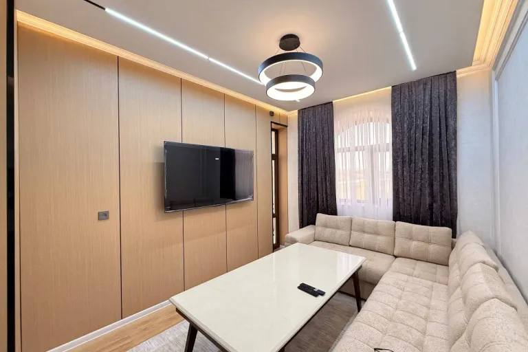 Сотувда 3 хонали квартира, 45 м²
