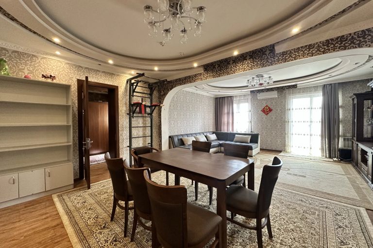 В продаже 4-комн. квартира, 158 м²