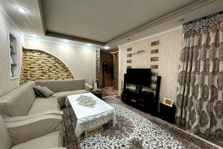 Сотувда 3 хонали квартира, 70 м²