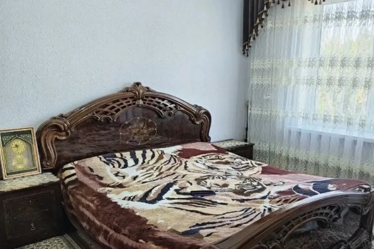 3-комн. квартира, 70 м², 4/4 этаж