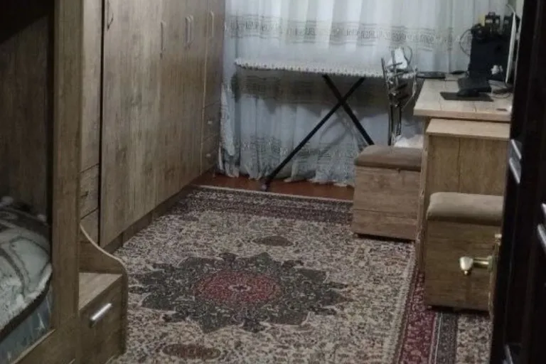Сотувда 3 хонали квартира, 60 м²