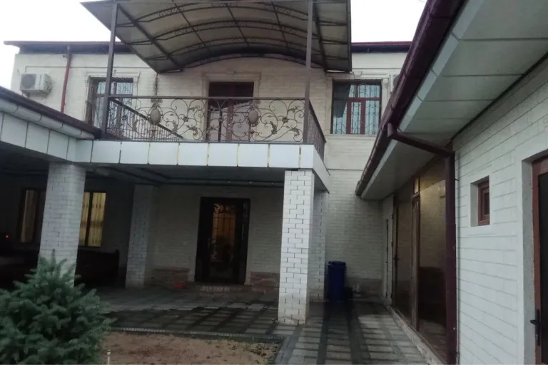 В продаже дом, 350 м², 2 этажа, 4,57 сот.