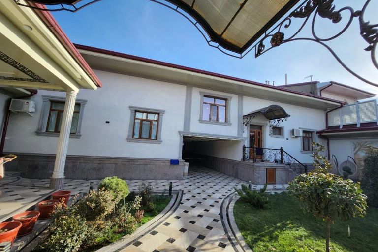 В продаже дом, 600 м², 1 этаж, 6 га