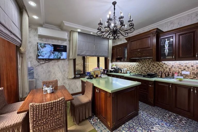 Дом, 300 м², 2 этажа, 3 сот.