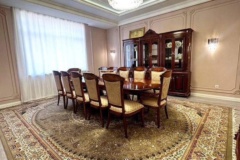 Сотувда 4 хонали квартира, 150 м²