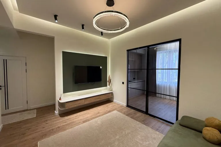 Сотувда 3 хонали квартира, 70 м²