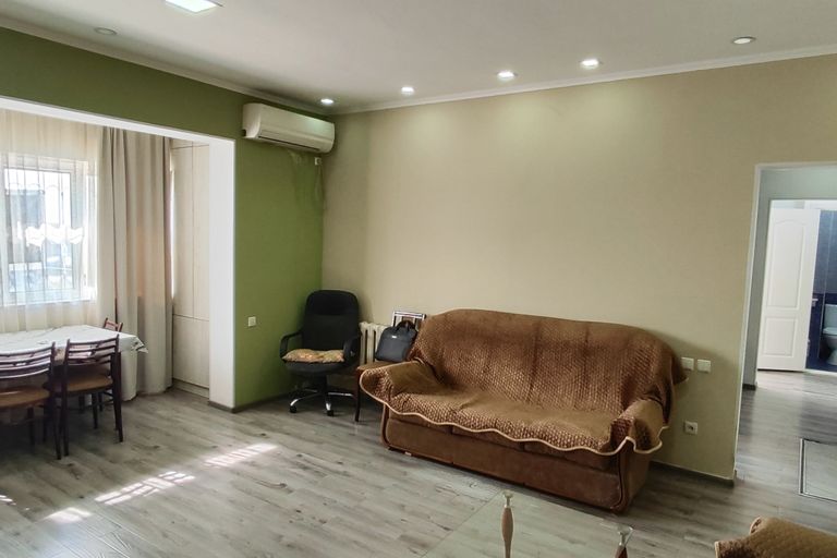 2-комн. квартира, 67 м², 9/9 этаж