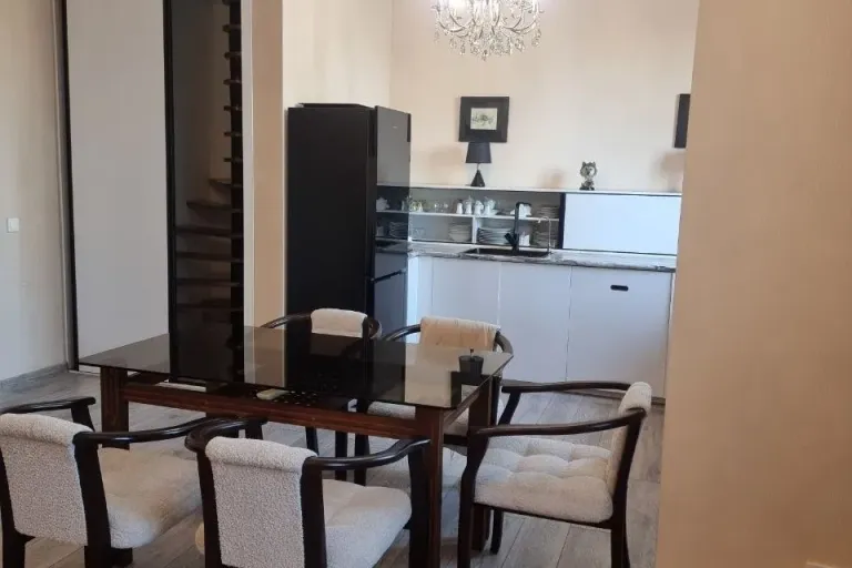 В продаже 4-комн. квартира, 136 м²