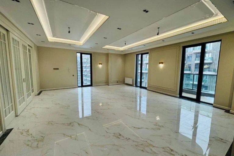 В продаже 4-комн. квартира, 181 м²